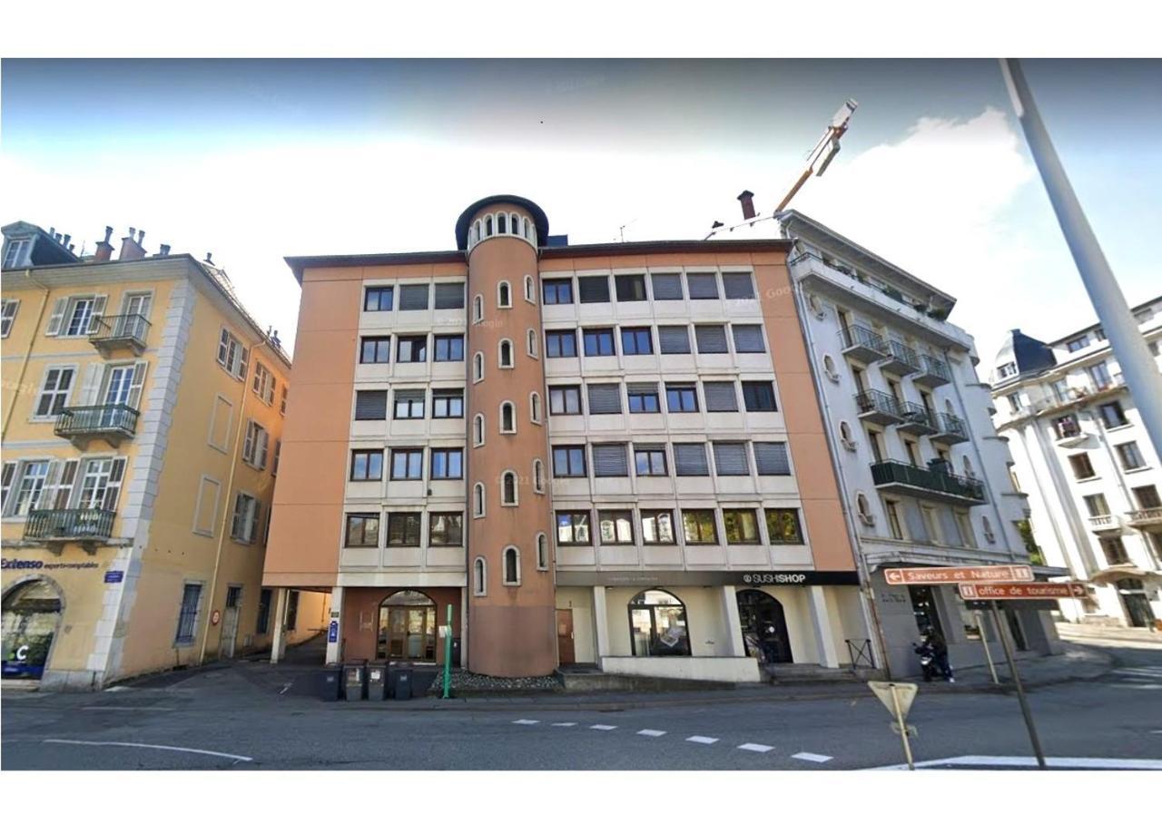 Charmant Appart Sous Toits Proche Chateau Des Ducs Chambery Bagian luar foto